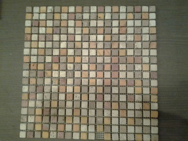Mosaico in travertino burattato tessere 1,5 x 1,5